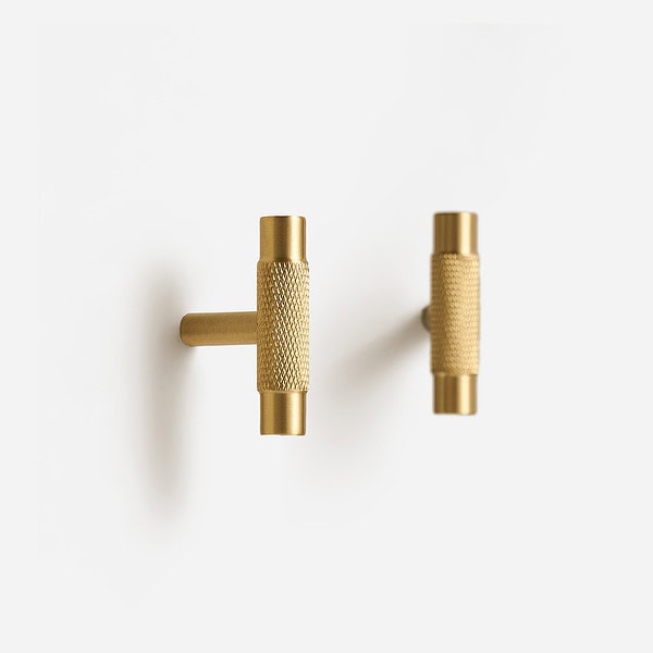 Lija - Knurled Brushed Brass Pull - Knurled Brushed Brass